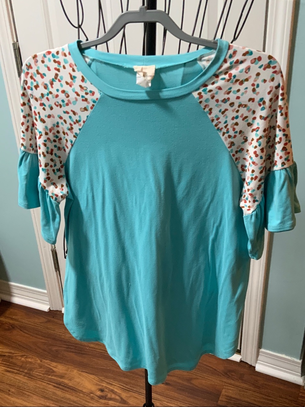 Turquoise Raglan Sleeve Women's Top with Printed Shoulders